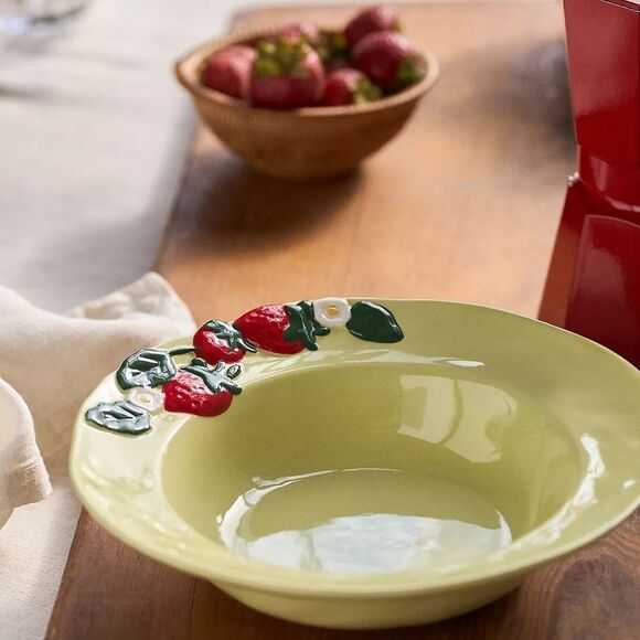 ❤️Strawberry Motif Stoneware Bowl - Picture 7 of 8